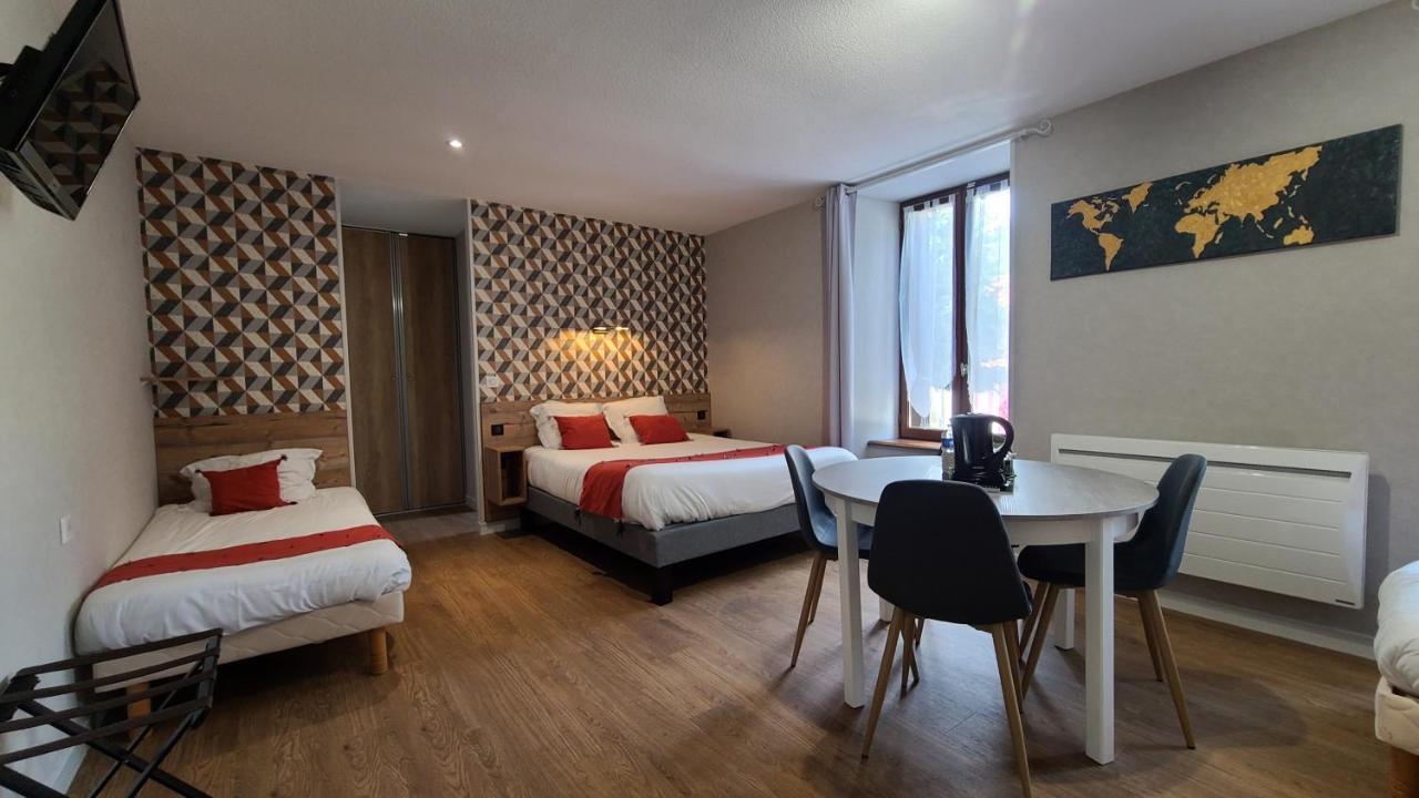 Logis Hotel Auberge De L'Allagnonette Saint-Poncy 外观 照片