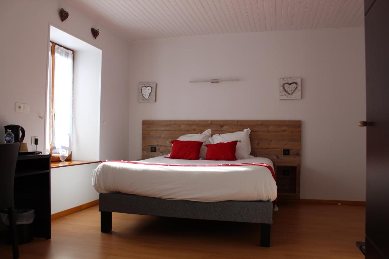 Logis Hotel Auberge De L'Allagnonette Saint-Poncy 外观 照片